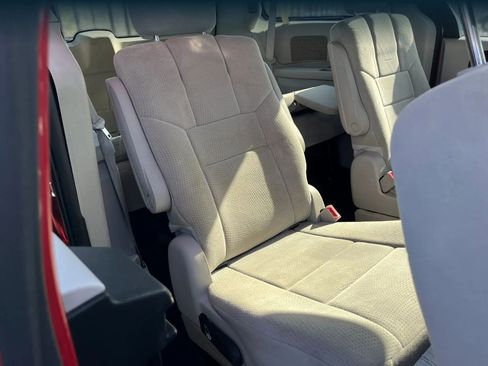 Used 2013 Dodge Grand Caravan SXT image 8