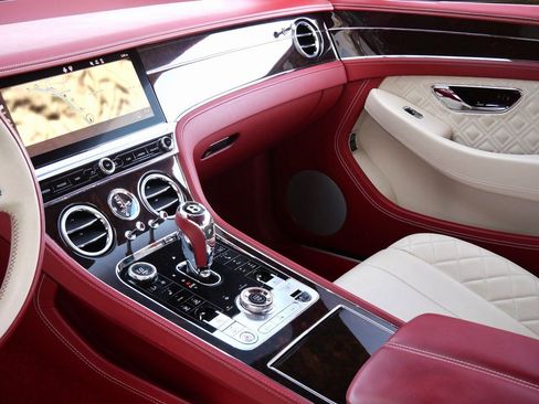 Used 2021 Bentley Continental GT image 14