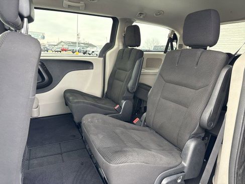 Used 2020 Dodge Grand Caravan SE w/ UConnect Hands-Free Group image 21