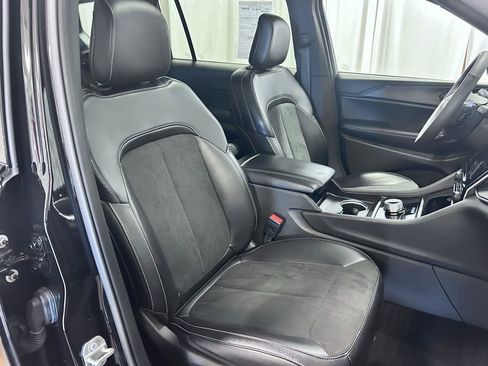 Used 2024 Jeep Grand Cherokee L Altitude image 23