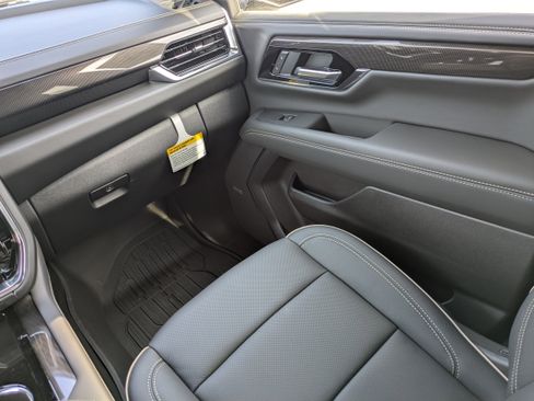 New 2026 GMC Yukon XL Elevation image 16