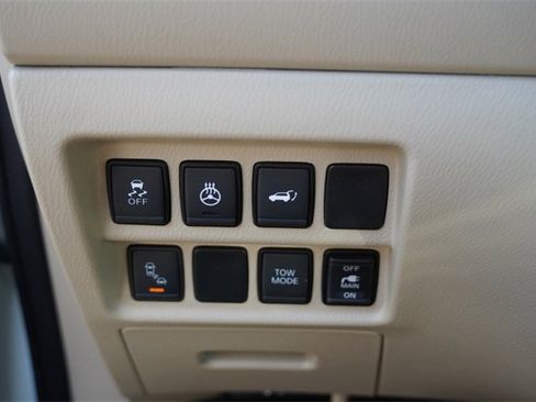 Used 2018 Nissan Pathfinder Platinum image 26