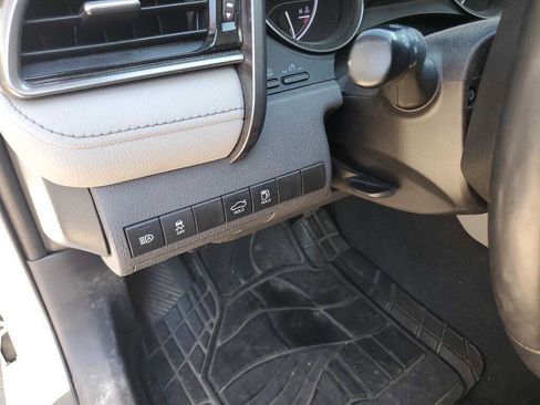 Used 2021 Toyota Camry SE image 24
