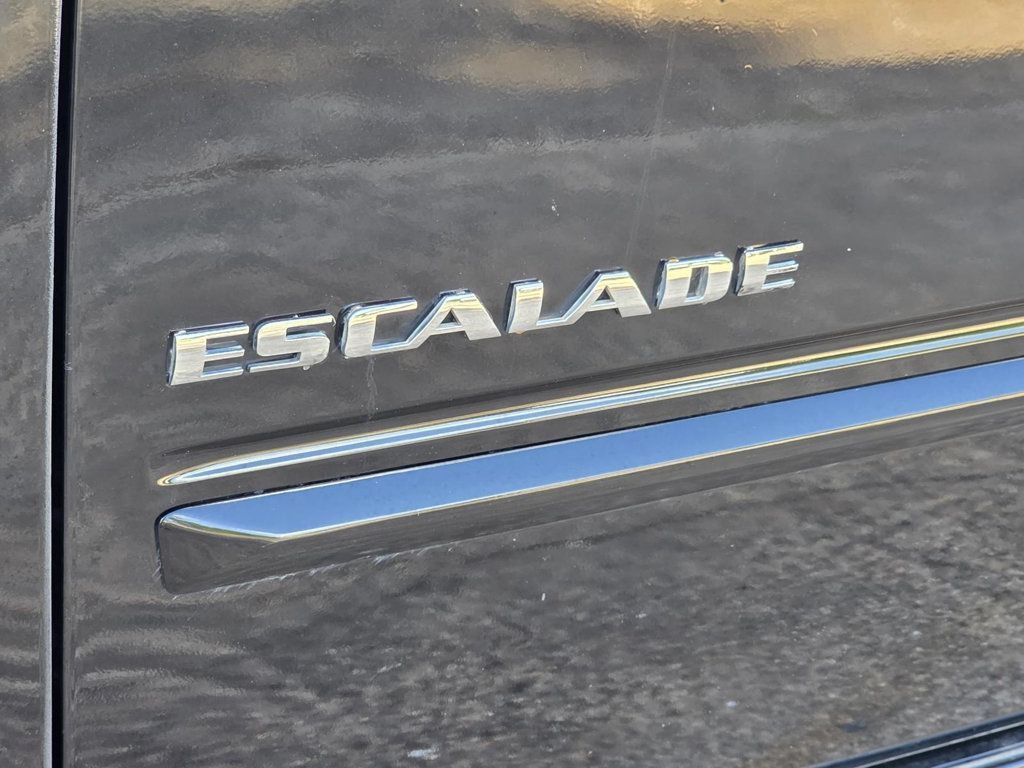 Used 2014 Cadillac Escalade Luxury RWD image 32