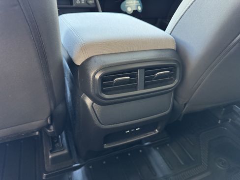 Used 2024 Honda Pilot LX image 17
