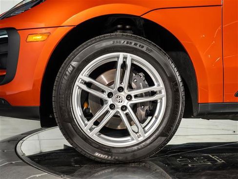 Used 2025 Porsche Macan image 15