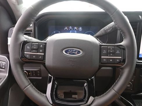 New 2026 Ford F250 Lariat w/ Black Appearance Package AWD/4WD image 16