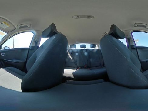 Used 2025 Kia K4 LXS image 44