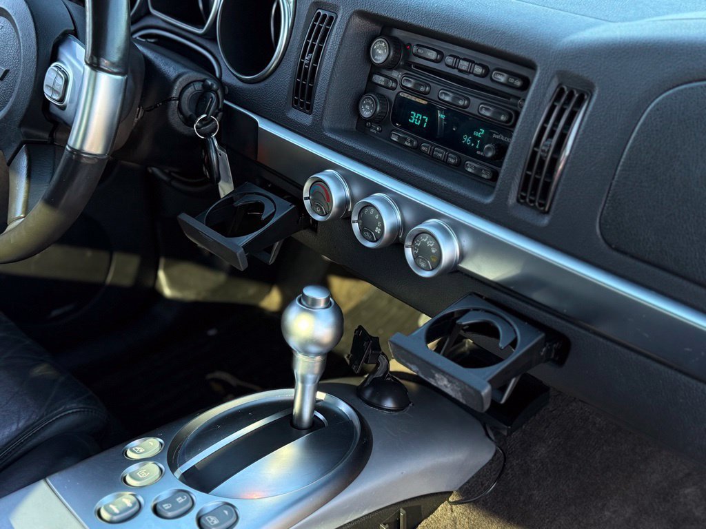 Used 2003 Chevrolet SSR w/ Preferred Equipment Group RWD image 8
