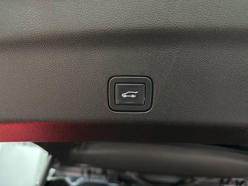 Used 2021 Chevrolet Tahoe RST image 40