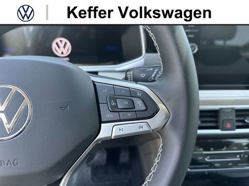 New 2026 Volkswagen Taos SE FWD image 18