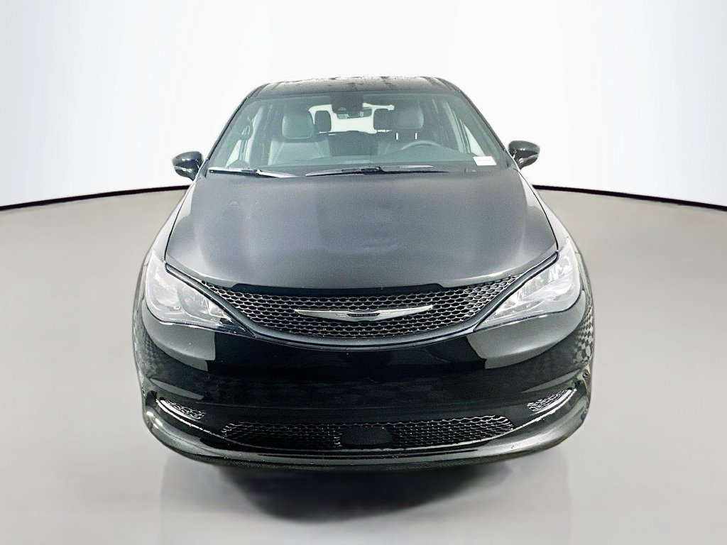 New 2026 Chrysler Voyager LX FWD image 2