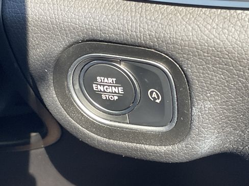 Certified 2025 Mercedes-Benz GLE 350 4MATIC w/ AMG Line Exterior image 30