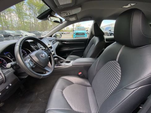 Used 2024 Toyota Camry SE FWD image 19