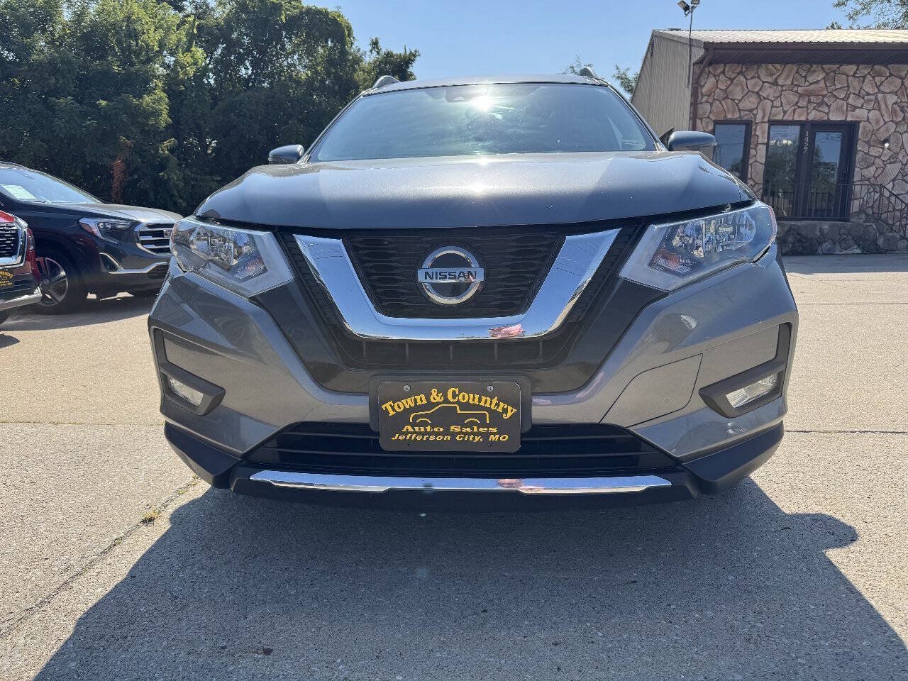 Used 2018 Nissan Rogue SL FWD image 2