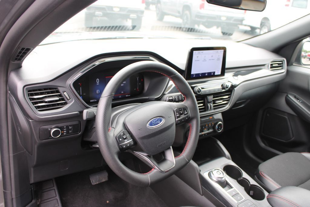 Used 2025 Ford Escape ST-Line FWD image 22
