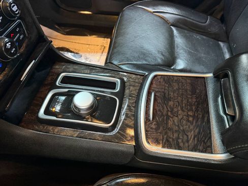 Used 2018 Chrysler 300 Limited w/ Safetytec Plus Group AWD/4WD image 56