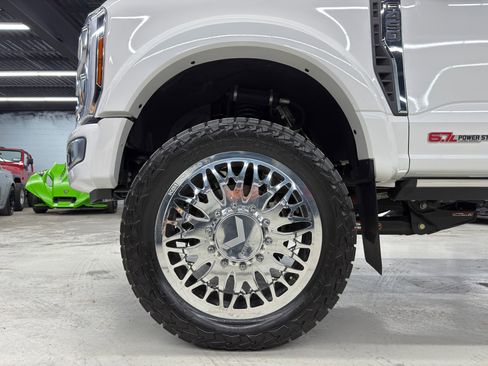 Used 2024 Ford F450 Platinum w/ FX4 Off-Road Package image 11