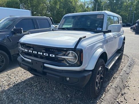 Certified 2025 Ford Bronco Outer Banks AWD/4WD image 2