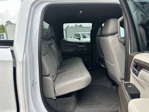 Certified 2023 GMC Sierra 1500 SLT w/ SLT Premium Package AWD/4WD image 26