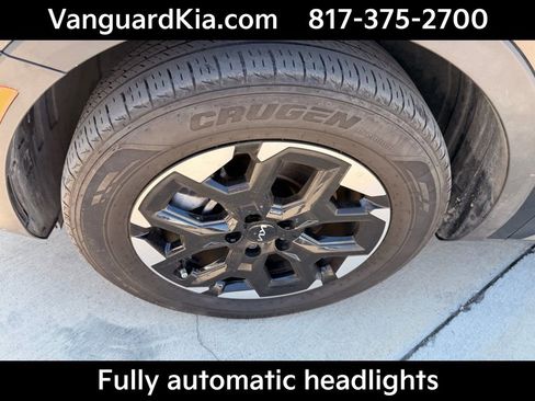 Certified 2025 Kia Sorento S w/ Panoramic Sunroof Package image 8