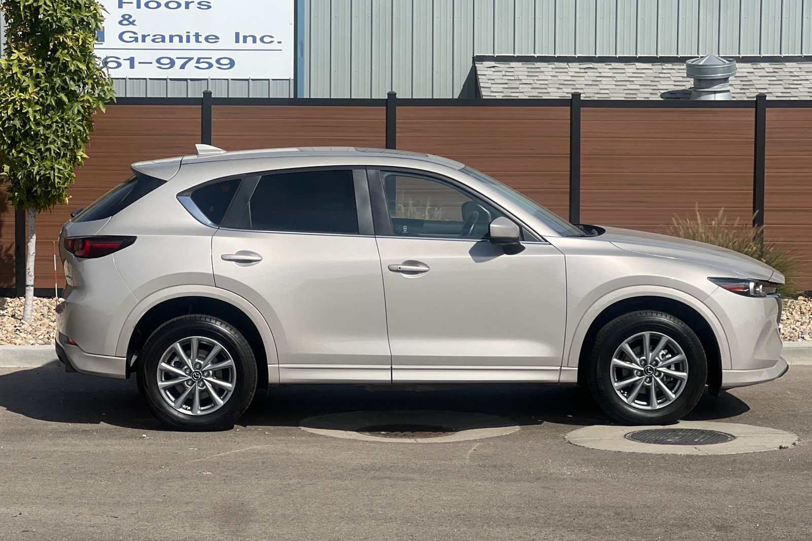 Used 2025 MAZDA CX-5 AWD 2.5 S w/ Preferred Package image 3