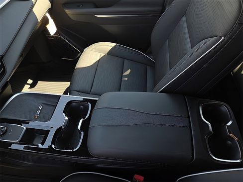 New 2026 Buick Enclave Sport Touring w/ LPO, Floor Liner Package image 20