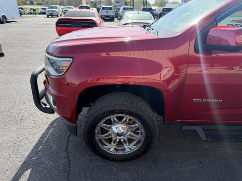 Used 2019 Chevrolet Colorado LT w/ LT Convenience Package image 11