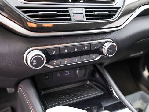 Used 2023 Nissan Altima 2.5 SR w/ SR Premium Package FWD image 21