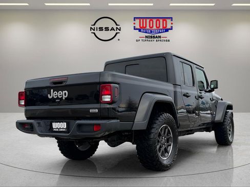Used 2023 Jeep Gladiator Overland image 3
