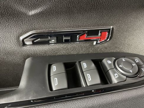 Used 2025 GMC Sierra 1500 AT4 w/ AT4 Premium Package image 23