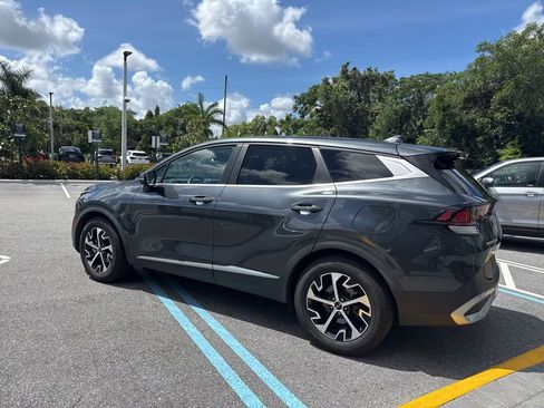 Used 2023 Kia Sportage EX image 9