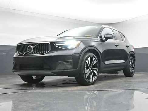 Used 2023 Volvo XC40 B5 Ultimate w/ Protection Package Premier AWD/4WD image 12