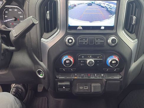 Used 2020 GMC Sierra 1500 SLE w/ SLE Value Package image 18