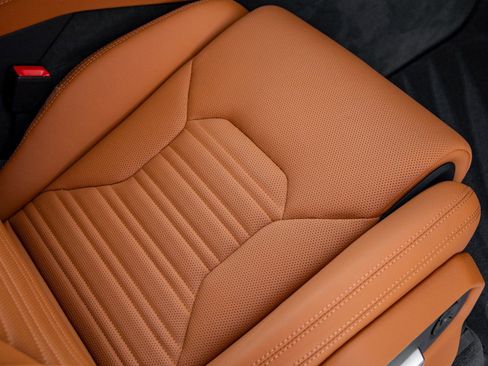 Used 2026 Lamborghini Urus SE image 43