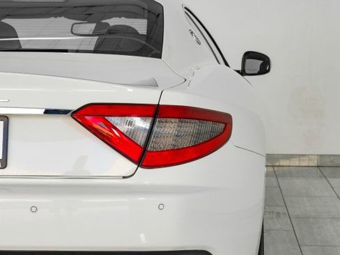 Used 2014 Maserati GranTurismo Sport image 38