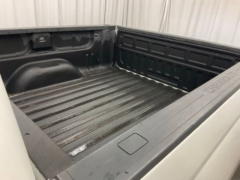 Used 2018 Chevrolet Silverado 1500 High Country image 24