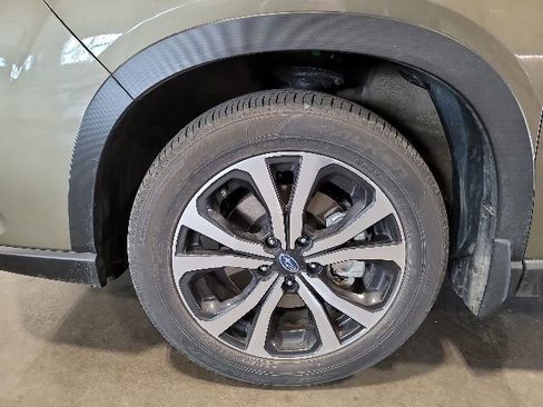 Used 2023 Subaru Forester Limited AWD/4WD image 12