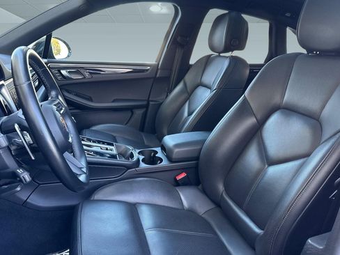 Used 2024 Porsche Macan AWD/4WD image 5
