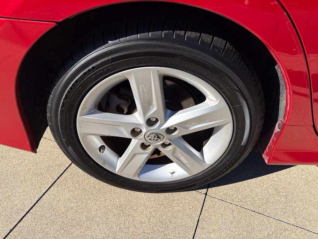 Used 2014 Toyota Camry SE FWD image 21