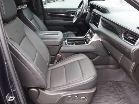 Used 2024 GMC Yukon Denali w/ Denali Reserve Package AWD/4WD image 41