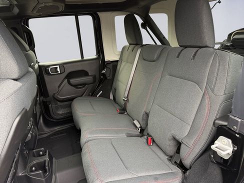 New 2025 Jeep Wrangler Unlimited Rubicon w/ Steel Bumper Group image 18