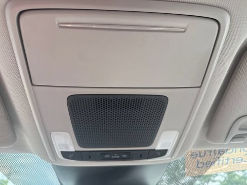 Certified 2025 Honda Pilot EX-L image 38