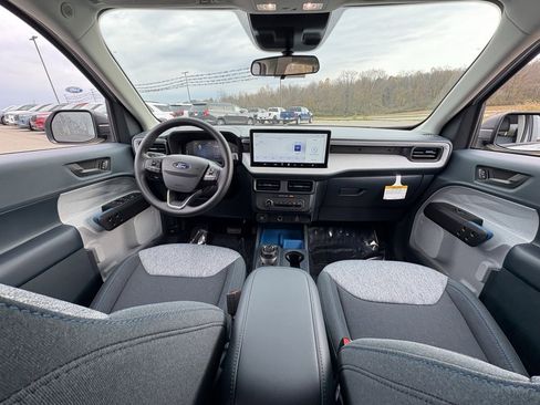 New 2025 Ford Maverick XLT image 24