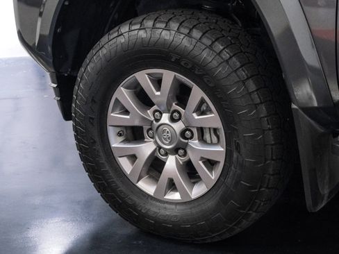 Used 2017 Toyota Tacoma SR5 image 47