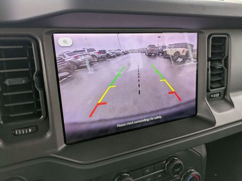 New 2025 Ford Bronco Base image 3