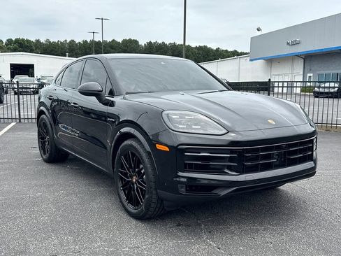 Used 2025 Porsche Cayenne E-Hybrid Coupe AWD/4WD image 4