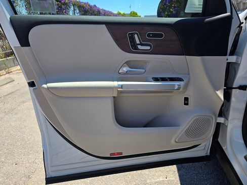 Used 2023 Mercedes-Benz GLB 250 4MATIC image 19