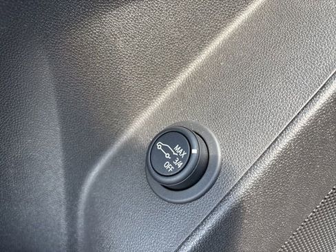 Used 2024 Chevrolet Equinox LT image 12