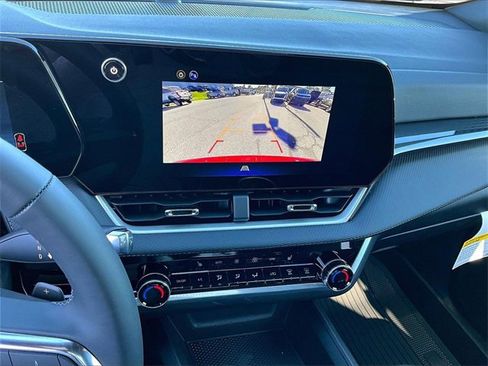 New 2026 Chevrolet Equinox LT w/ Convenience Package II image 14